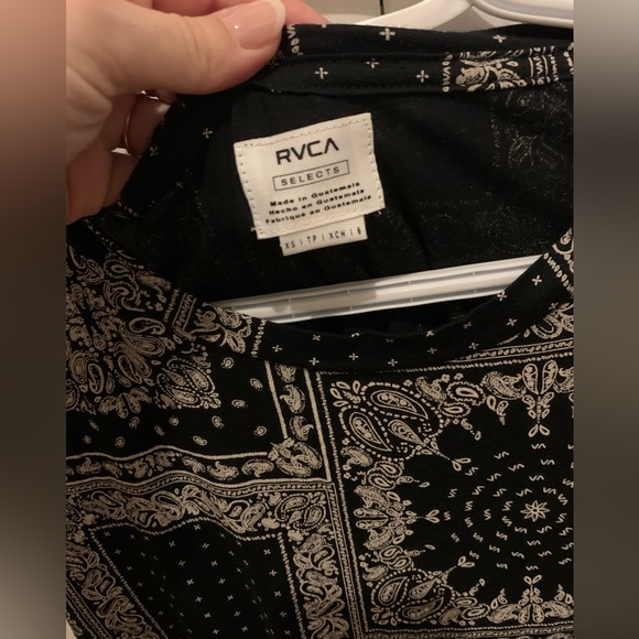 RVCA paisley t shirt - Picture 2 of 2